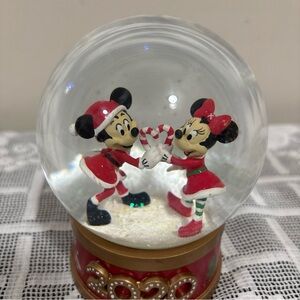 Disney Festive Mickey and Minnie 2020 Snow Globe